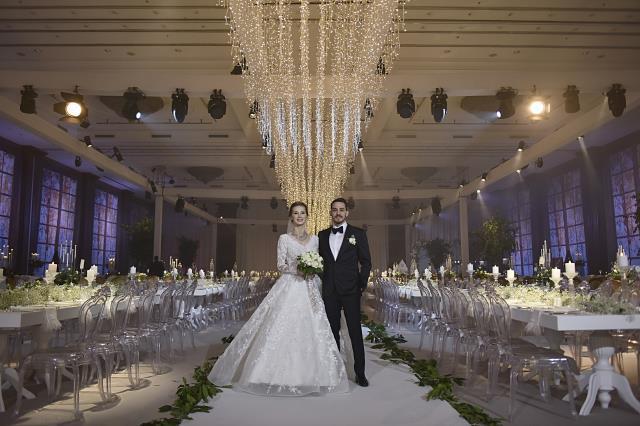 Muhammet Cevahir ve Nurdan Yılmaz, ünlü isimlerin akın ettiği düğün töreninde evlendi