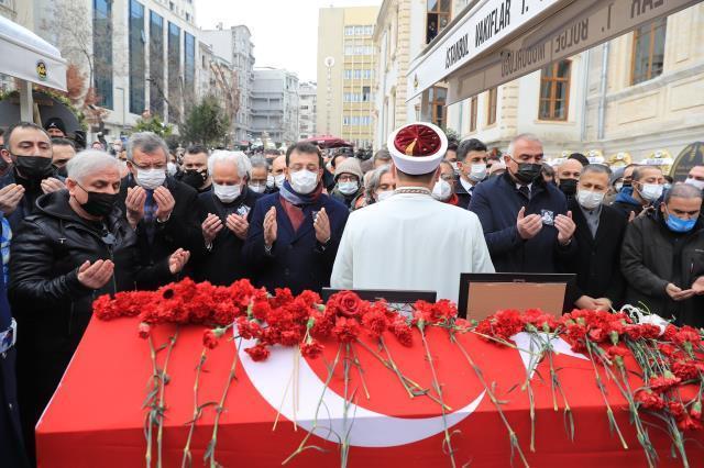 Yeşilçam'ın usta oyuncusu Fatma Girik son yolcuğuna uğurlandı