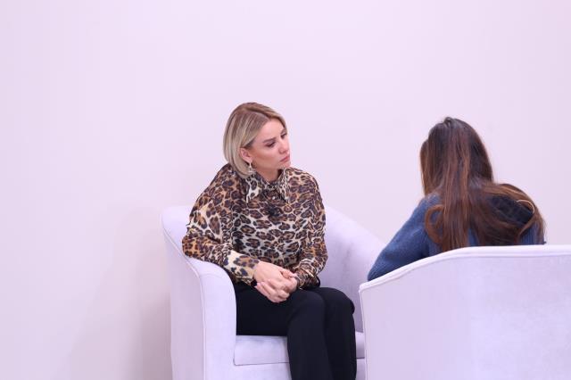 Esra Erol canlı yayında çıldırdı! Gözyaşları içinde genç kıza isyan etti