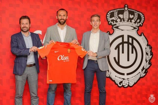 Ne Fener ne Galatasaray! Vedat Muriqi yeni takımına resmen imzayı attı