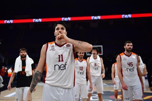 6 sağlıklı sporcusu kalan Galatasaray'a TBF'den ret! Taraftar sinirden çılgına döndü