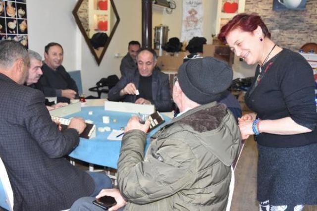 'Yapamazsın' diyenlere inat işine dört elle sarıldı, Sivas'ın tek kadın kıraathanecisi oldu