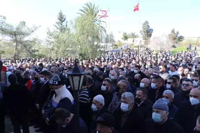 Suikast sonucu öldürülen Halil Falyalı Kumyalı'da toprağa verildi