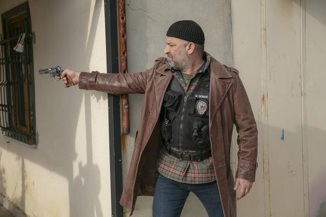 Arka Sokaklar'ın fragmanına damga vuran cenaze! İlker İnanoğlu diziden ayrılıyor mu?