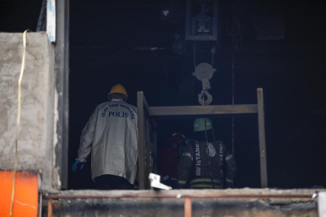 Güngören'deki yangında ölü sayısı 5'e çıktı! İnceleme yapılan binada 1 kişinin daha cansız bedeni bulundu