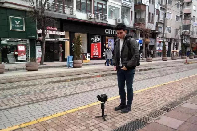 Hemşirelik öğrencisinin çektiği videolar milyonlarca izlendi! Para kazanıyor