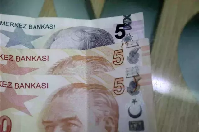 Elindeki hatalı basım paralara teklif bekliyor: 25, 30 bine satabilirim