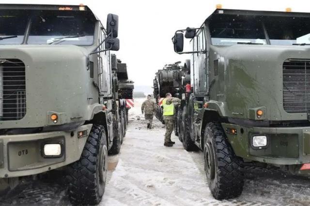 Boris Johnson verdiği sözü tuttu! İngiliz tanklar Ukrayna sınırında