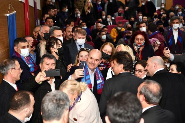 Herkes rakamı merak ediyordu! Bakan Soylu, Türkiye'ye gelen Ukraynalı sığınmacı sayısını verdi: 20 bini aşmış durumda