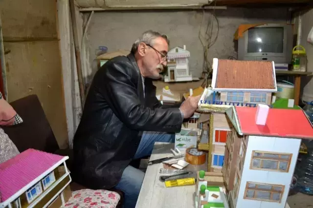 Hobisi işi oldu! Atık malzemeleri sanat eserine dönüştürüyor