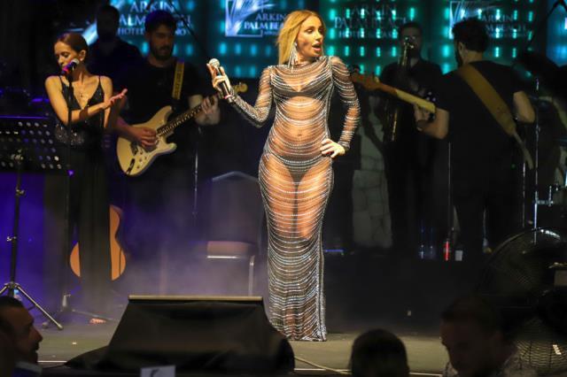 Gülşen'in sahne kıyafetlerine usta isim Selda Bağcan'dan eleştiri: Tasvip etmiyorum