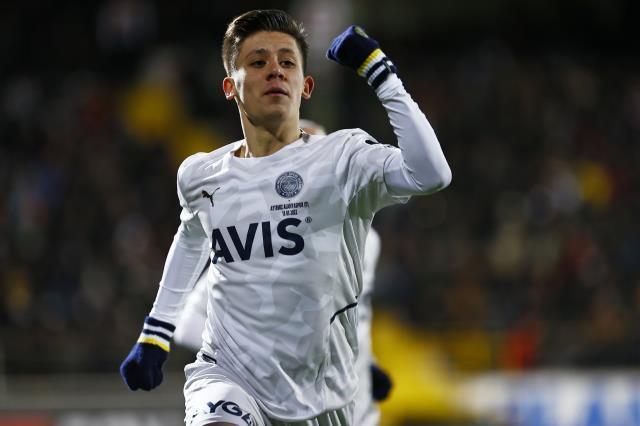 17 yaşındaki Arda Güler'den akıllara durgunluk veren resital! Fenerbahçe tarihine geçti