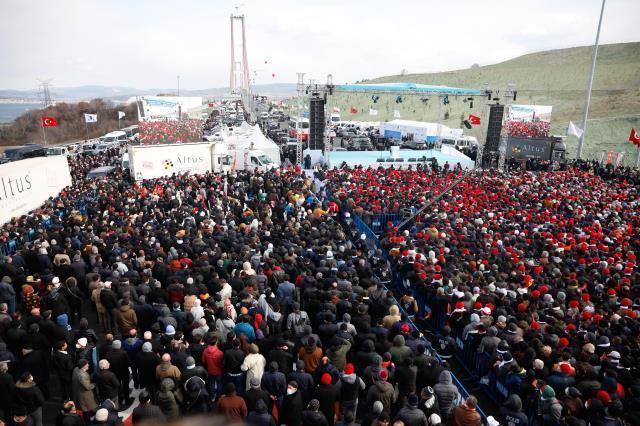 Cumhurbaşkanı Erdoğan köprü ücretine 'Pahalı mı?' diye sordu! Kalabalık hep bir ağızdan yanıt verdi