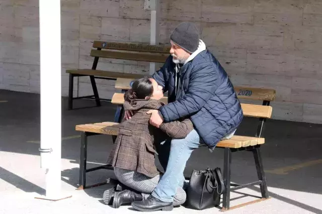 Otel odasında ölü bulunan 17 yaşındaki Nuray'ın cenazesi alındı, teyze gözyaşlarına boğuldu