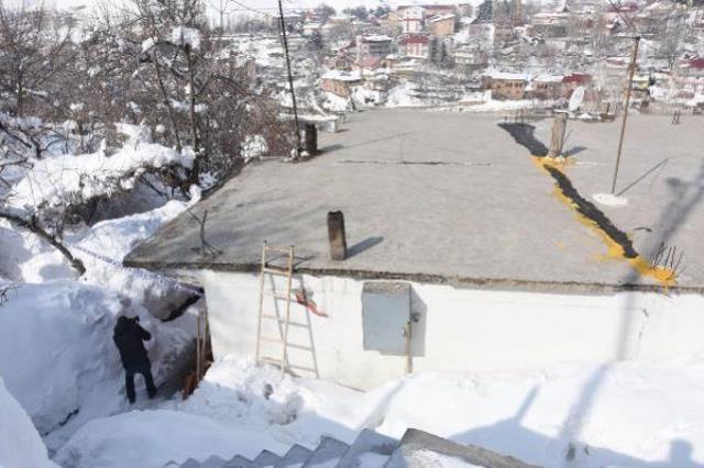 Bitlis'te 40 ev çığ tehlikesi sebebiyle tahliye edildi