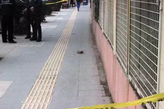 Hastane önünde karısına kurşun yağdırdı