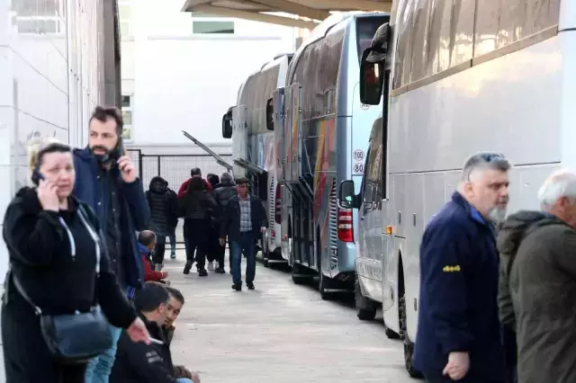 Ramazan alışverişini Edirne'de yapan Bulgarlar, ülkelerine dönüşte uzun araç kuyrukları oluşturdu