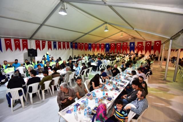 İftar çadırı kurulacak mı 2022? İstanbul iftar çadırları nerede, hangi ilçelerde iftar çadırı kuruldu?