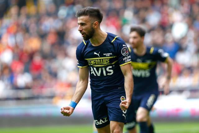 Kanarya farka koştu! Fenerbahçe, Kayserispor'u 3-0'lık skorla geçti