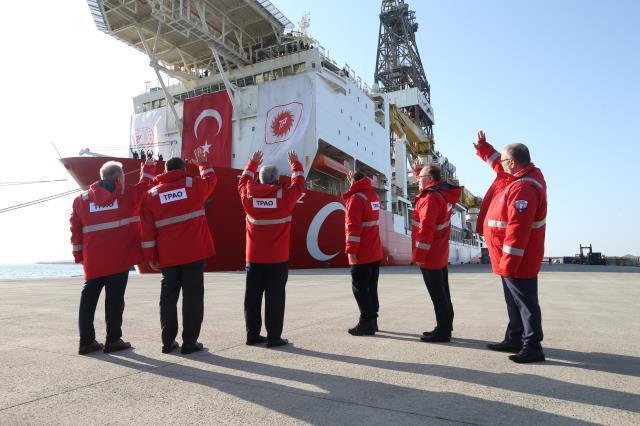 Karadeniz'de Yavuz sondaj gemisini uğurlayan Bakan Dönmez'den mesaj: Doğu Akdeniz için sürprizlerimiz olacak
