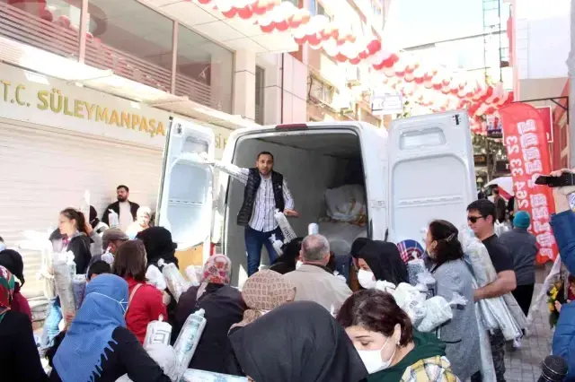 Tekirdağ'da indirim izdihamı: Birbirleriyle yarıştılar