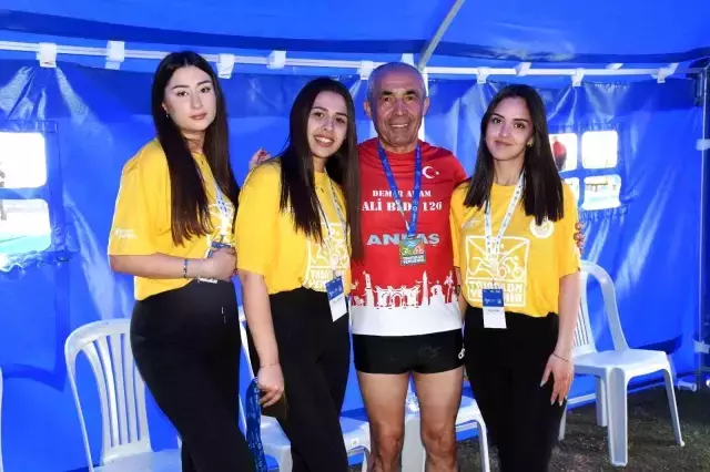 73 yaşındaki Demir Adam, 24 saatte 2 birincilik aldı