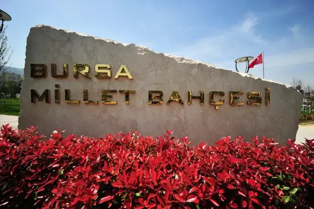 Millet bahçesinin 'M' harfini çaldı, 7 yıl hapisle yargılanıyor