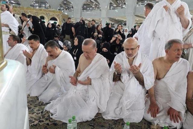 Resmi ziyaret için Suudi Arabistan'a giden Cumhurbaşkanı Erdoğan umre yaptı