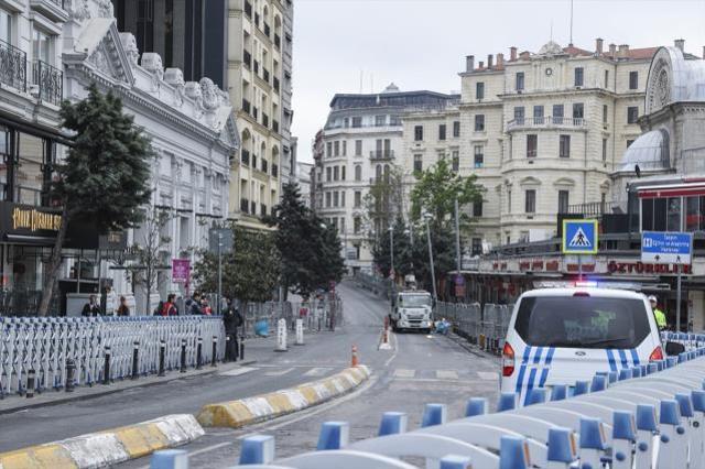 Taksim'e yürümek isteyen gruplara gözaltı