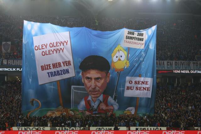 Trabzon'da olay koreografi! 'Silahlara sarılmayalım' dediler namlunun ucuna Fenerbahçe'yi koydular