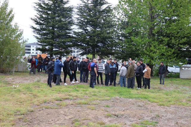 Bolu'da mahalle sakinleri mezarlık içinden yol yapılmasını protesto etti