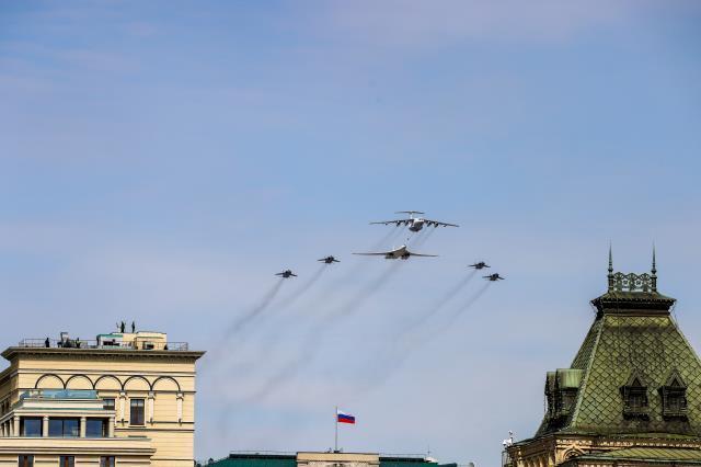 Dünyanın gözü yarın Rusya'da kutlanacak Zafer Bayramı'nda! Putin ya zafer ilan edecek ya savaş