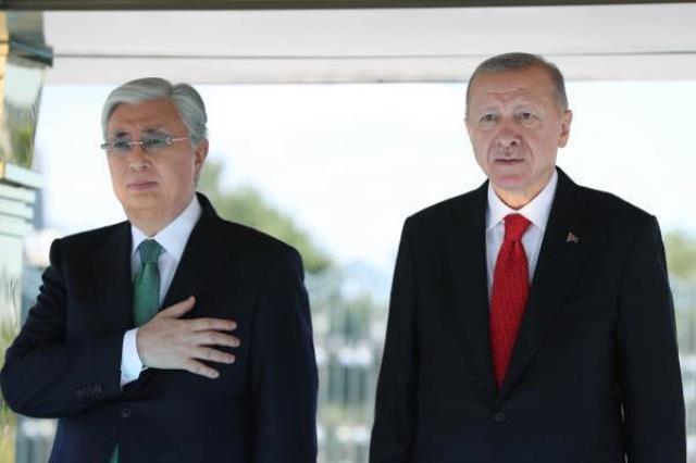 Cumhurbaşkanı Erdoğan, Kazakistanlı mevkidaşı Tokayev ile ortak açıklamada bulunuyor