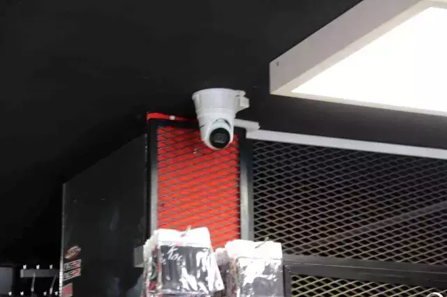 Konak Belediyesi çalışanından esnafa: 'Senin işi hallettim, 10 bin lira para yazdım'