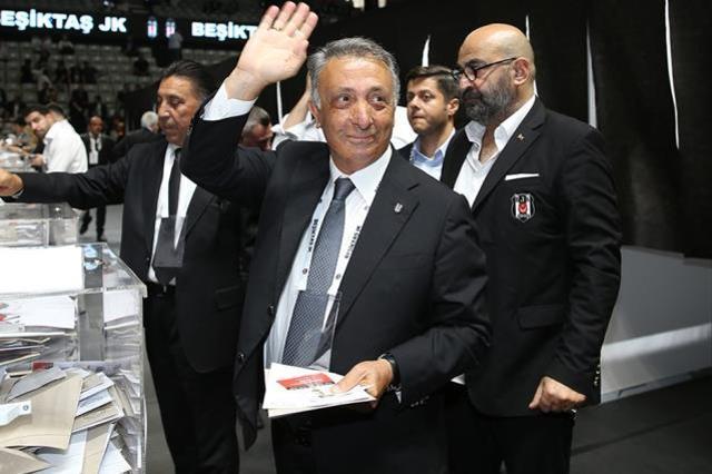 Son Dakika: Beşiktaş başkanını seçti! Ahmet Nur Çebi seçimi ezici farkla kazandı