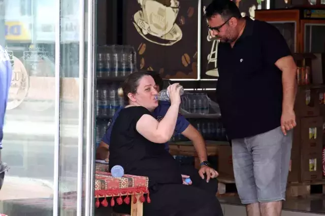 Ekmeği 4 TL'den satan fırıncı, 2 lira 25 kuruştan satan diğer fırıncının dükkanını kurşunladı