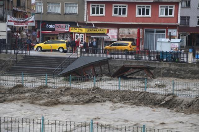 AFAD'dan Bartın, Abana, Bozkurt ve Çatalzeytin'e uyarı: Taşkın riski tehlikeli boyuta ulaştı