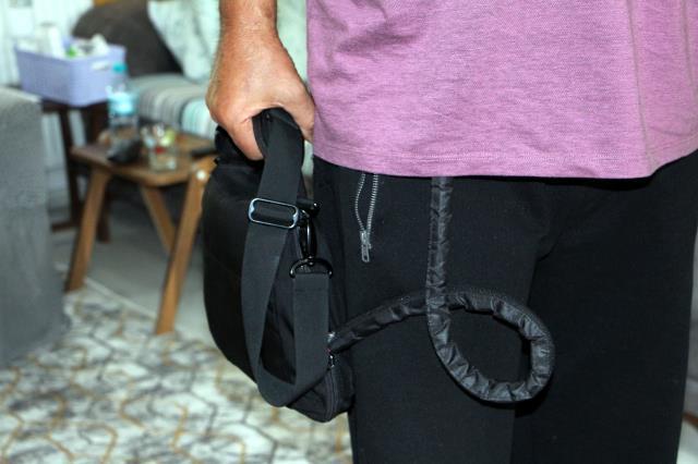 2 yıldır kalbini çantasında taşıyor