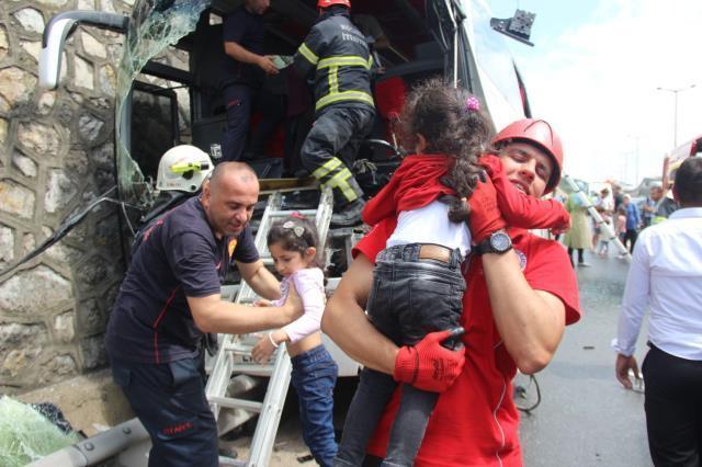 TEM'de büyük kaza, 11 araç birbirine girdi