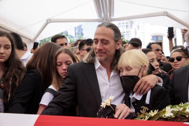 Usta oyuncu Cüneyt Arkın son yolculuğuna uğurlandı