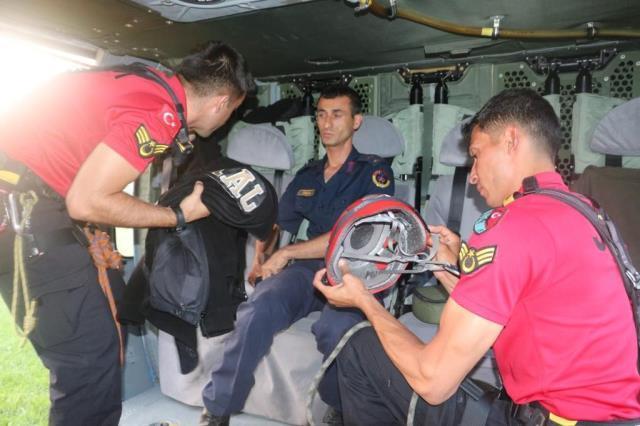 Selde yolu kapanan köydeki hastanın imdadına helikopter yetişti