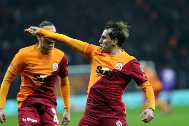 Galatasaray'da büyük deprem! İki yıldız futbolcu antrenmanda birbirine girdi