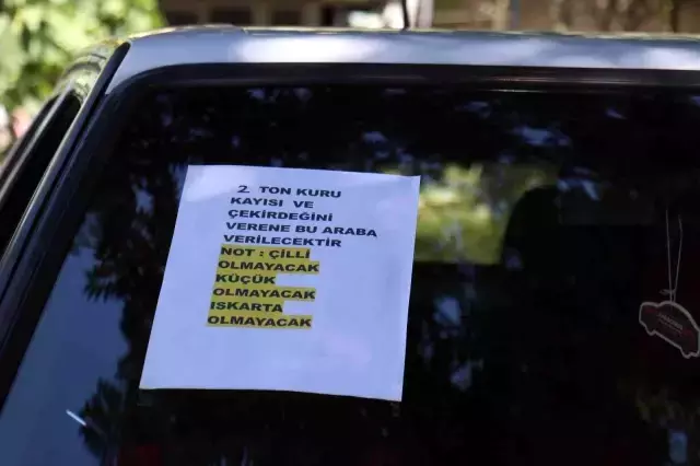 Kayısı talebine yetişemeyince aracını kayısı ile takas etme yoluna gitti