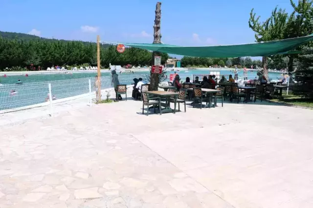 Eyyam-ı bahur sıcaklarında denize gidemeyenler Akkayalar'da serinliyor