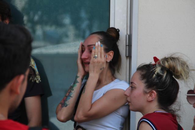 Motosiklet kazasında ölen genç öğretmenin cenazesi, gözyaşları içinde alındı