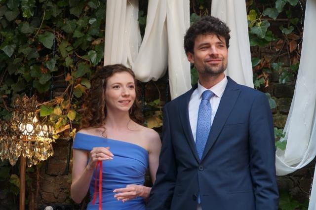 Yargı dizisinin genç oyuncusu Ece Yüksel, çocukluk aşkıyla evlendi