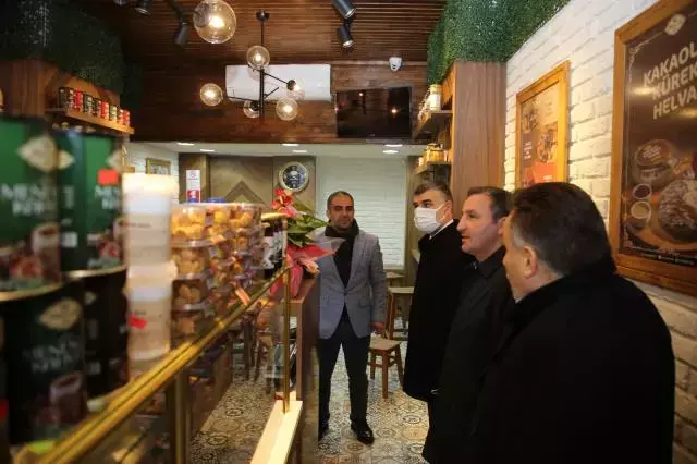 Akşener'e 'Belediye başkanı bizi ziyaret etmiyor' diye sitem etmişti! Sultanbeyli belediyesi o esnafı fotoğraflarla yalanladı