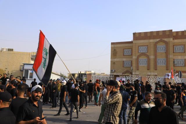 Irak'ta 2 gündür devam eden karışık Şii liderin yaptığı çağrıyla sona erdi