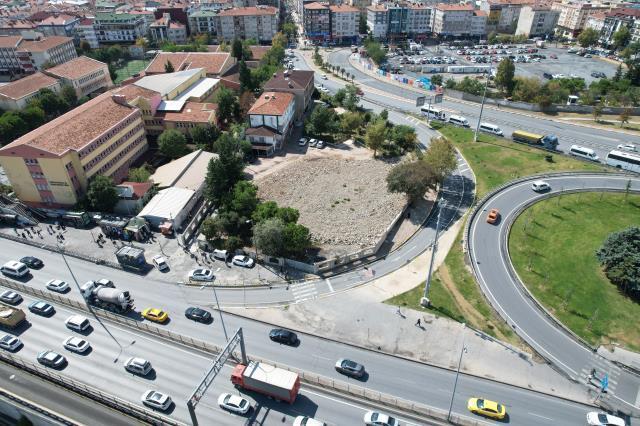 Bir günde yıkılan cami 3 yılda yapılamadı