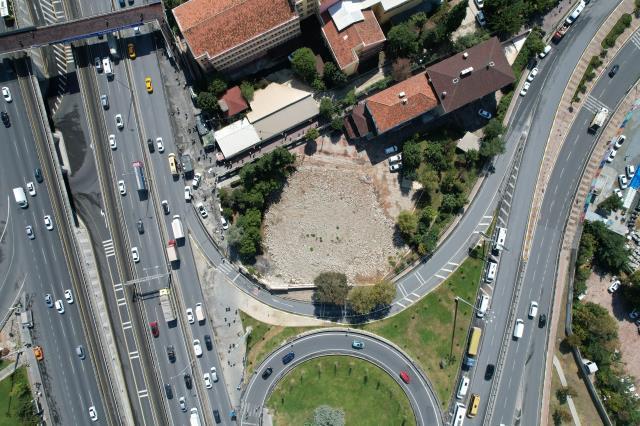 Bir günde yıkılan cami 3 yılda yapılamadı